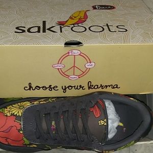 Sakroots Shoes size 9.5 New